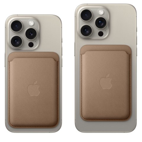 APPLE Portfel FineWoven z MagSafe do iPhone - Evergreen APPLE Portfel FineWoven z MagSafe do iPhone - Evergreen