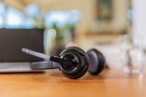 POLY Zestaw słuchawkowy Savi 8220 UC z certyfikatem Microsoft Teams DECT 1880-1900 MHz USB-A POLY Zestaw słuchawkowy Savi 8220 UC z certyfikatem Microsoft Teams DECT 1880-1900 MHz USB-A