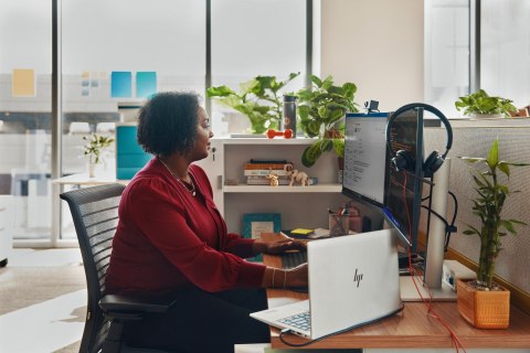POLY Zestaw słuchawkowy Blackwire 3320 Stereo USB-C z certyfikatem Microsoft Teams + przejściówka USB-C/A POLY Zestaw słuchawkowy Blackwire 3320 Stereo USB-C z certyfikatem Microsoft Teams + przejściówka USB-C/A