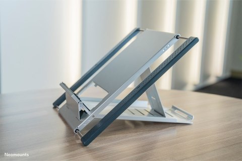 Neomounts NSLS100 stojak na laptop Półka wysięgnikowa na notebooka Srebrny 55,9 cm (22") Neomounts NSLS100 stojak na laptop Półka wysięgnikowa na notebooka Srebrny 55,9 cm (22")