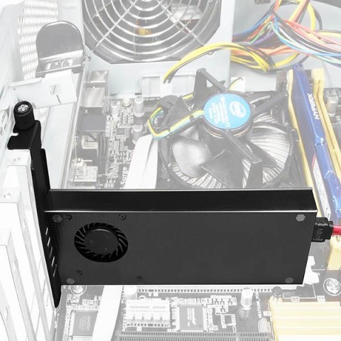 Adapter Axagon PCEM2-DC PCI-E x4 na M.2 NVMe z chłodzeniem Adapter Axagon PCEM2-DC PCI-E x4 na M.2 NVMe z chłodzeniem