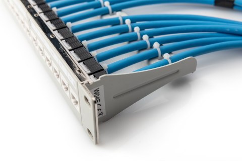 Digitus Kabel instalacyjny kat.6A, U/FTP, B2ca, AWG 23/1, LSOH, 100m, niebieski, karton Digitus Kabel instalacyjny kat.6A, U/FTP, B2ca, AWG 23/1, LSOH, 100m, niebieski, karton