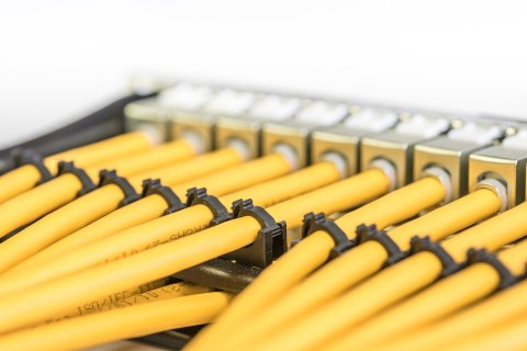 Kabel instalacyjny DIGITUS kat.7A, S/FTP, Dca, AWG22/1, LSOH, 500m, żółty, szpula Kabel instalacyjny DIGITUS kat.7A, S/FTP, Dca, AWG22/1, LSOH, 500m, żółty, szpula