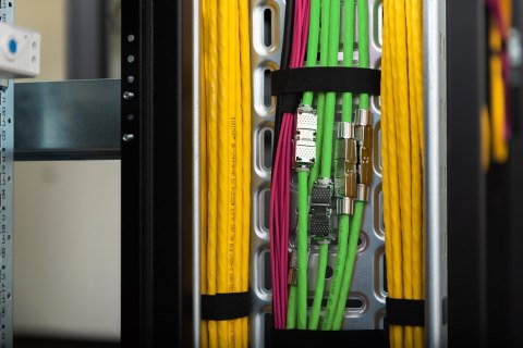 Kabel instalacyjny DIGITUS kat.8.2, S/FTP, Dca, AWG 22/1, LSOH, 500m, zielony, szpula Kabel instalacyjny DIGITUS kat.8.2, S/FTP, Dca, AWG 22/1, LSOH, 500m, zielony, szpula