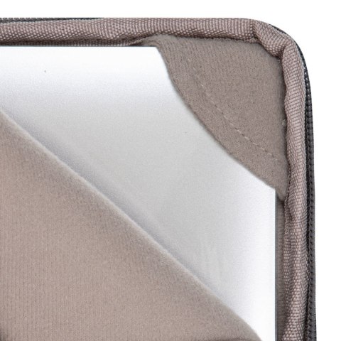Etui na laptop 13,3" RIVACASE Anvik, jasny szare, z uchwytem, z materiału wodoodpornego, pluszowe wnętrze, tylna kieszeń na smar Etui na laptop 13,3" RIVACASE Anvik, jasny szare, z uchwytem, z materiału wodoodpornego, pluszowe wnętrze, tylna kieszeń na smar
