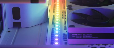 HYTE LS30 qRGB Light Strips (2 sztuki) HYTE LS30 qRGB Light Strips (2 sztuki)