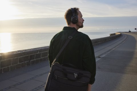 Słuchawki BT nauszne Poly Voyager Surround 80 UC Microsoft Teams Certified USB-C Headset + USB-C/A Adapter 8G7U0AA Słuchawki BT nauszne Poly Voyager Surround 80 UC Microsoft Teams Certified USB-C Headset + USB-C/A Adapter 8G7U0AA