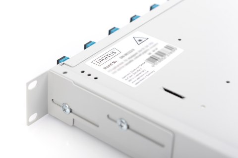 Panel krosowy FO bez płyty czołowej 19'' 1U, wysuwany, dławnica PG13.5 i PG16, opaski/uchwyty, szary Panel krosowy FO bez płyty czołowej 19'' 1U, wysuwany, dławnica PG13.5 i PG16, opaski/uchwyty, szary