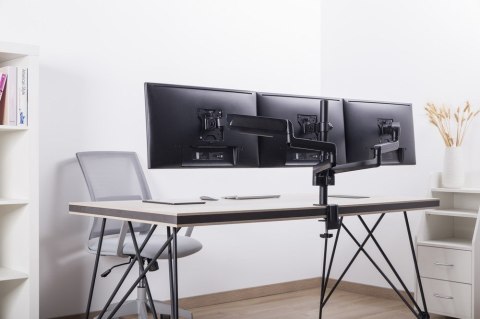 GEMBIRD BIURKOWE REGULOWANE RAMIĘ/UCHWYT NA 3 MONITORY 17-27, VESA 100X100MM, DO 7 KG GEMBIRD BIURKOWE REGULOWANE RAMIĘ/UCHWYT NA 3 MONITORY 17-27, VESA 100X100MM, DO 7 KG
