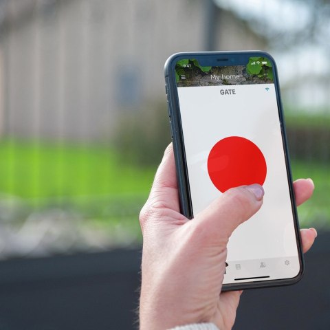 Yale Inteligentny sterownik do garażu 1x Smart Opener , 1x Door Position Sensor, 1x Magnes, 2x Dodatkowy kabel, 2x Taśma instala Yale Inteligentny sterownik do garażu 1x Smart Opener , 1x Door Position Sensor, 1x Magnes, 2x Dodatkowy kabel, 2x Taśma instala