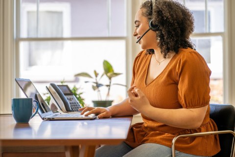 POLY Zestaw słuchawkowy Voyager 4320 z certyfikatem Microsoft Teams USB-C + adapter BT700 POLY Zestaw słuchawkowy Voyager 4320 z certyfikatem Microsoft Teams USB-C + adapter BT700