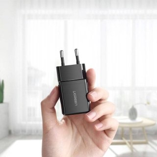 Ugreen ładowarka sieciowa USB 2,1A (czarny)