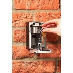 Skrytka elektroniczna na klucze BT Master Lock 5441EURD