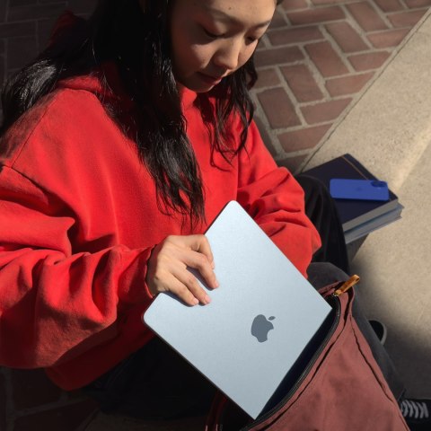 Apple 13-inch MacBook Air: Apple M4 chip with 10-core CPU and 10-core GPU, 24GB, 512GB SSD - Silver