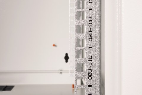 Szafa sieciowa wisząca Unique 19" 12U rack 600x600, drzwi szyba, szary, niedzielona, złożona, 100kg