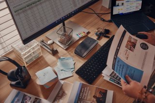 POLY Telefon konferencyjny Sync 20+ USB-C, zatwierdzony do współpracy z aplikacją Microsoft Teams