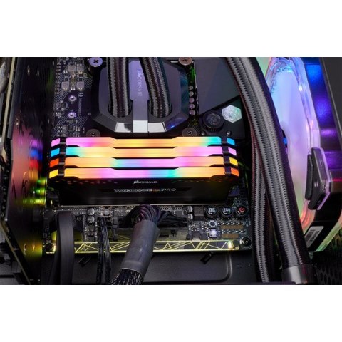 CORSAIR Vengeance RGB PRO - 32 GB: 4 × 8