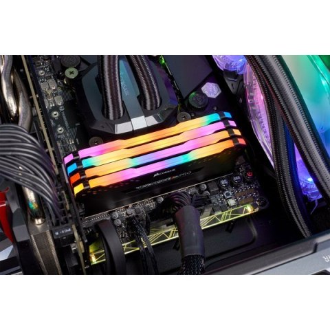 CORSAIR Vengeance RGB PRO - 32 GB: 4 × 8