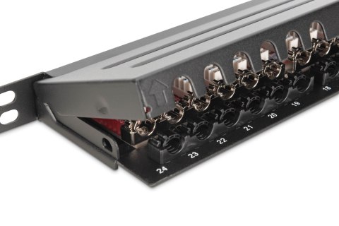 Panel krosowy high density 19'' 24x RJ45, LSA poziom, kat.6A,ekranowany,0.5U,czarny,prowadnica kabli