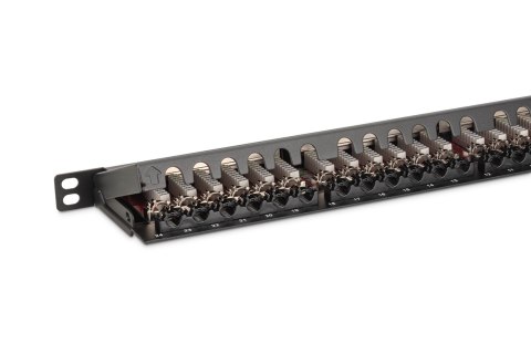 Panel krosowy high density 19'' 24x RJ45, LSA poziom, kat.6A,ekranowany,0.5U,czarny,prowadnica kabli